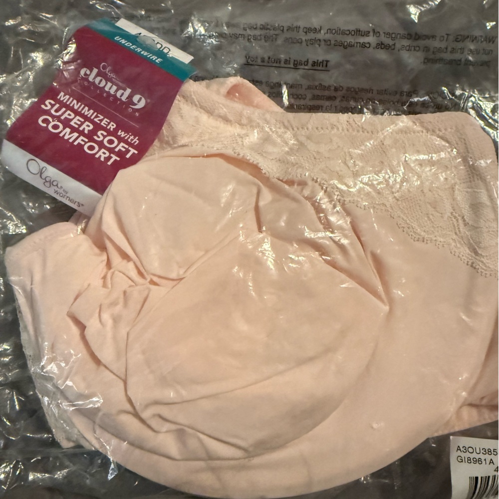 Olga Cloud 9 Minimizer Bra in Soft Pink